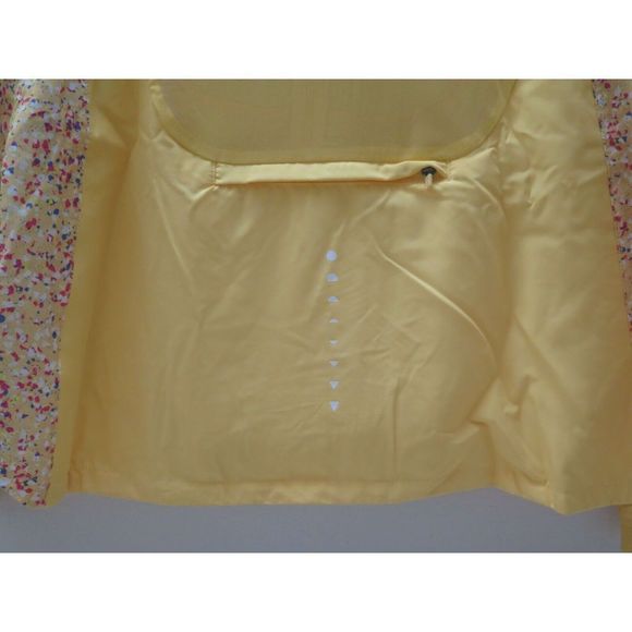 Nike CU8416-795 Women's Sz 1X Yellow Icon Clash Lightweight Packable Jacket $90+ - Picture 9 of 10